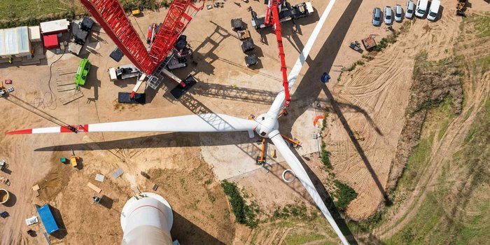 Zusammenspiel von Windenergie und Speichern spart Milliarden