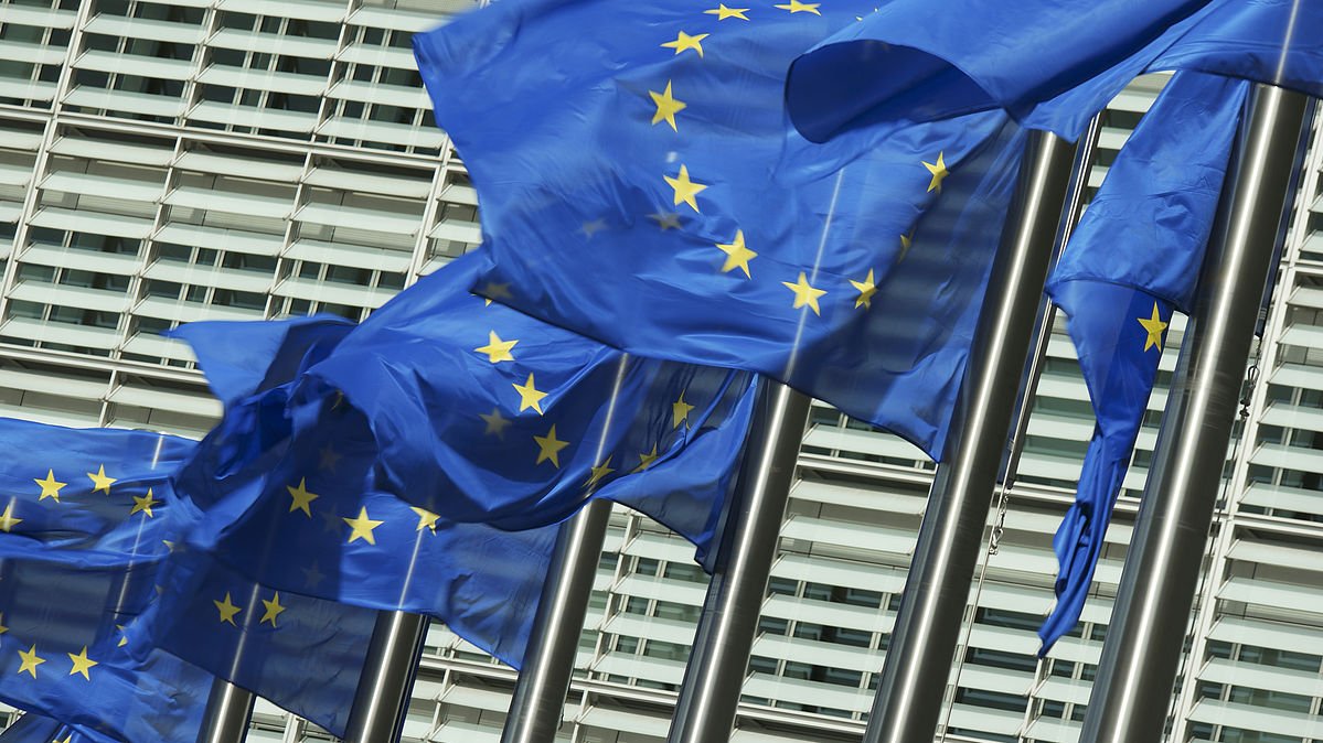 Viele Flaggen der Europäischen Union.